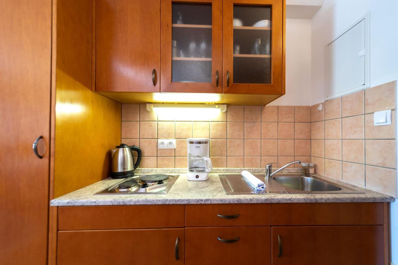 Apartments Residence Astoria ラブ エクステリア 写真