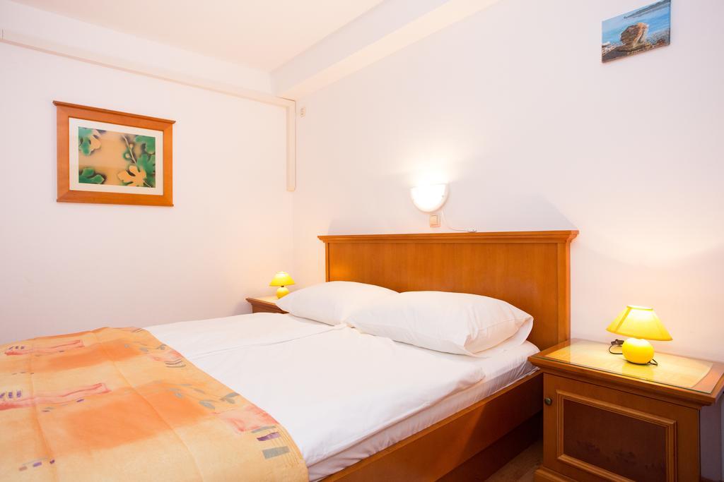 Apartments Residence Astoria ラブ エクステリア 写真